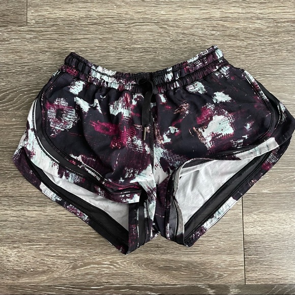 Lululemon running Shorts with fun pattern - Picture 1 of 5
